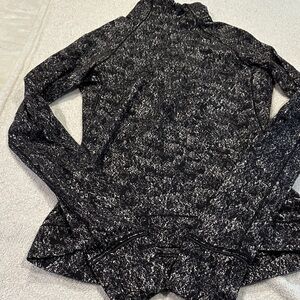 Lululemon- Women's Black and white workout pull over - size 2